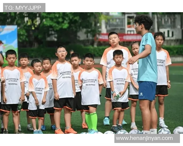 成都足球地铁联动城市活力助力青少年足球发展新篇章